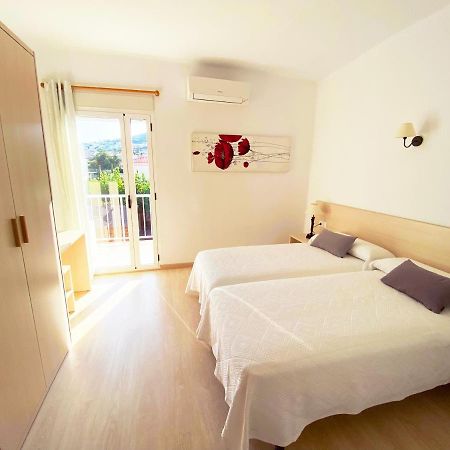 Habitaciones Camping Ferrer เพนิสโคลา ภายนอก รูปภาพ