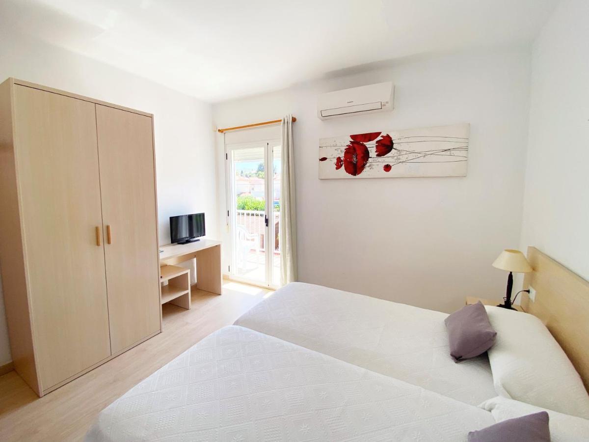 Habitaciones Camping Ferrer เพนิสโคลา ภายนอก รูปภาพ
