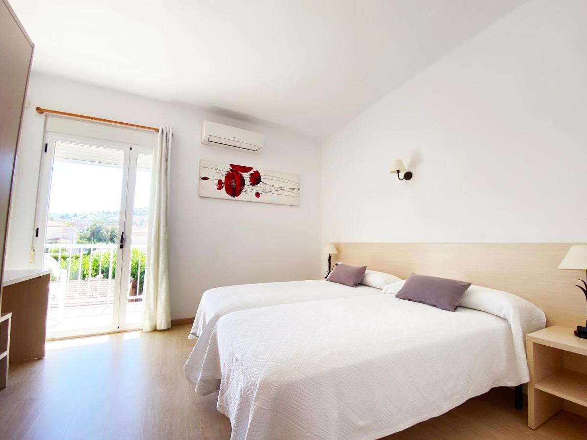 Habitaciones Camping Ferrer เพนิสโคลา ภายนอก รูปภาพ